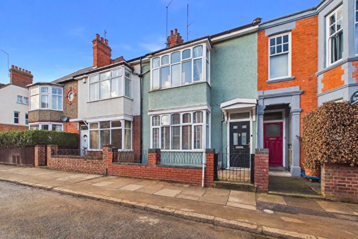 3 Bedroom Terraced House For Sale In Birchfield Road, Abington, NN1