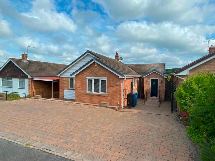 2 Bedroom Bungalow To Rent In Meadowhill Road, Chesterfield, S41