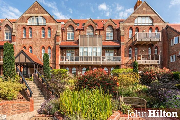 2 Bedroom Flat For Sale In Falmer Road, Rottingdean, Brighton, BN2