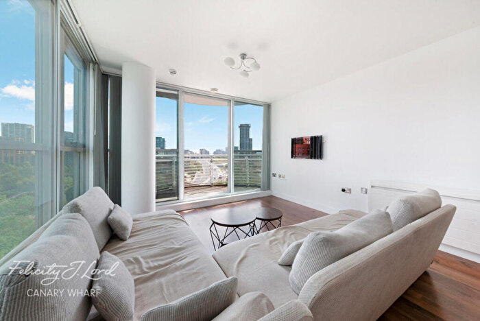 2 Bedroom Apartment To Rent In Blackwall Way, London, E14