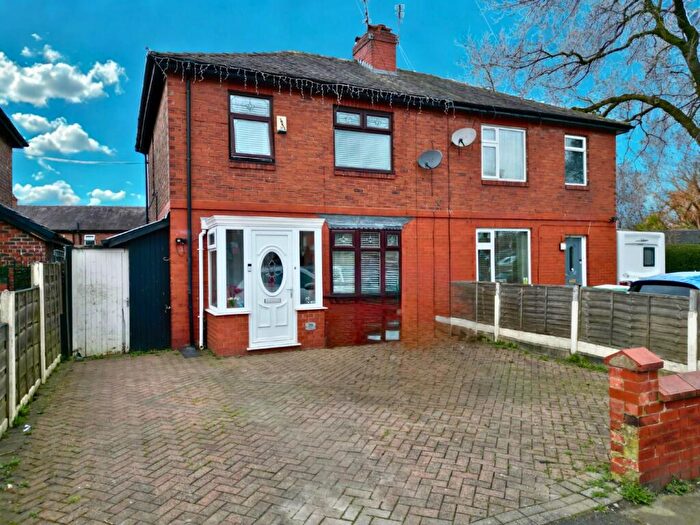 3 Bedroom Semi Detached House For Sale In Smith Street, Hyde, Tameside, SK14