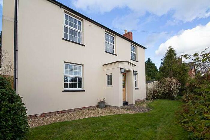 3 Bedroom Detached House For Sale In The Rosary, Tewkesbury Road, Cheltenham, GL19