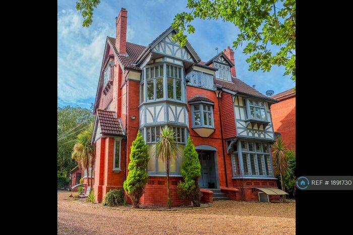 2 Bedroom Flat To Rent In Wilmslow Road, Manchester, M20