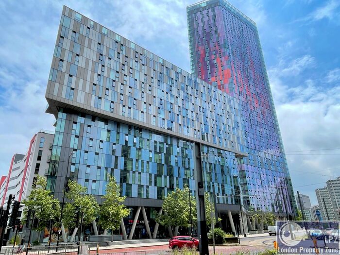 2 Bedroom Flat For Sale In Saffron Central Square, Croydon, CR0
