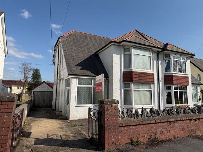 3 Bedroom Semi-Detached House For Sale In Old Road, Ammanford, SA18