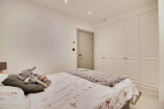 1 Bedroom Apartment For Sale In Stonehills, Welwyn Garden City, AL8
