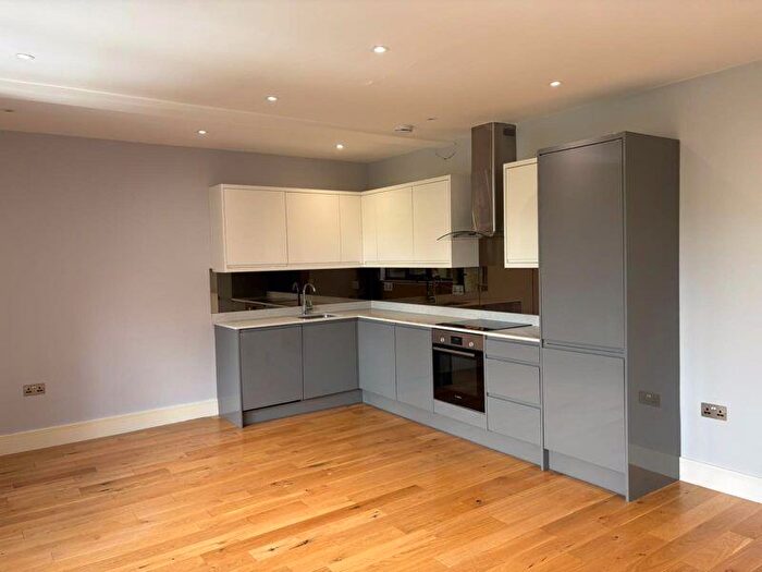 1 Bedroom Detached House To Rent In Oxford Road, Stokenchurch, HP14