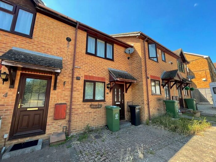 2 Bedroom Terraced House To Rent In Glebefield Gardens, Portsmouth, PO6