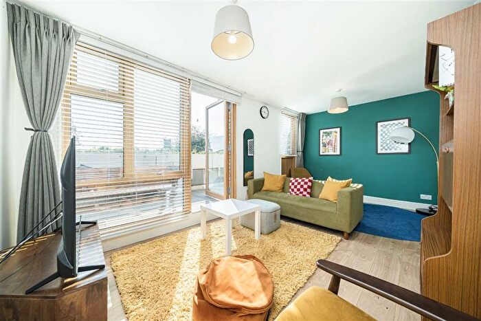 3 Bedroom Flat For Sale In Benedict Road, Brixton, SW9