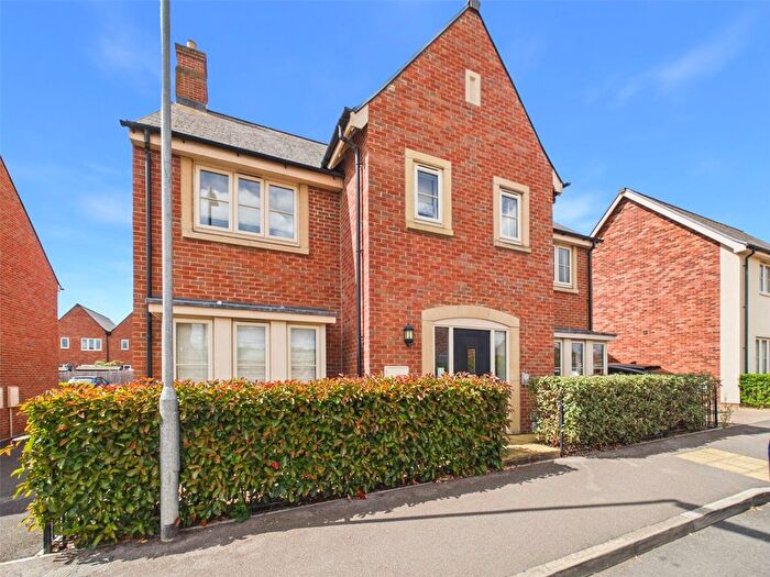 1 Bedroom Flat For Sale In Dalziel Drive, Whittington, Worcester, Worcestershire, WR5