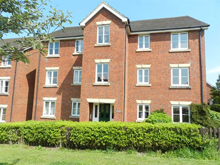 2 Bedroom Flat To Rent In Plough Close, Lang Farm, Daventry, NN11
