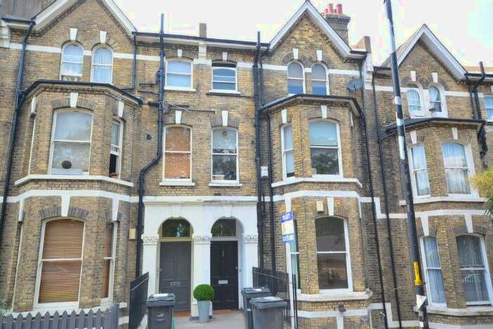 2 Bedroom Flat To Rent In Farquhar Road, London, SE19