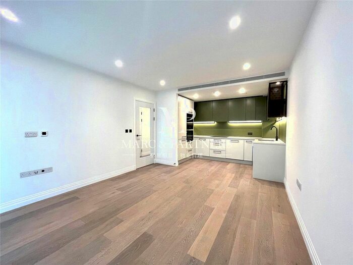 1 Bedroom Flat To Rent In Westwood House, Lockgate Road, London, SW6