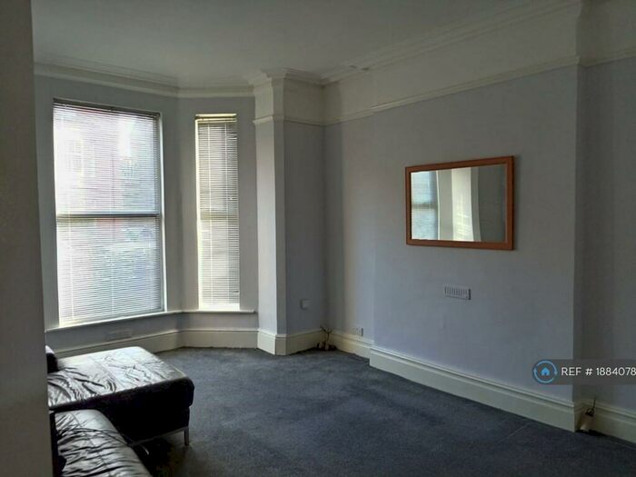 2 Bedroom Flat To Rent In Hawarden Road, Colwyn Bay, LL29