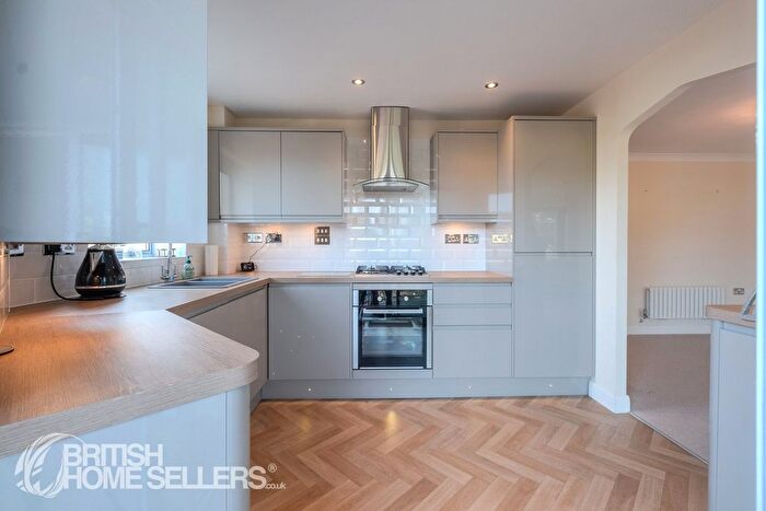 3 Bedroom Flat For Sale In Trinity Way, Minehead, Somerset, TA24