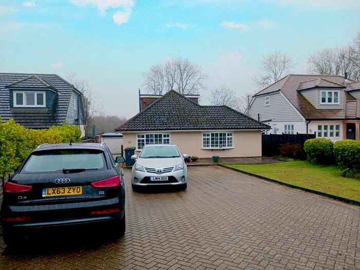 3 Bedroom Bungalow To Rent In Portsmouth Road, Horndean, PO8