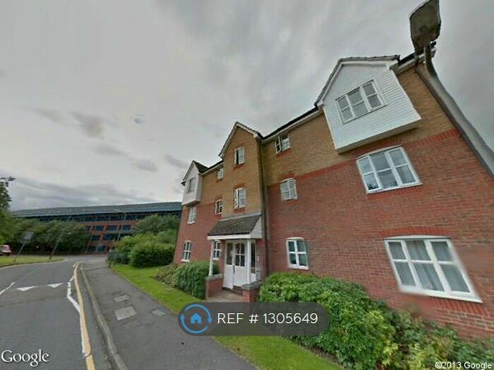 2 Bedroom Flat To Rent In Friarscroft Way, Aylesbury HP20