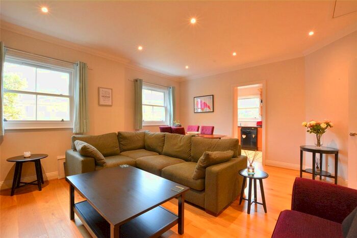 3 Bedroom Flat To Rent In Cedars Close, Belmont Hill, London, SE13