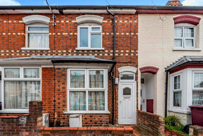 2 Bedroom Terraced House To Rent In Wykeham Road, Reading, RG6