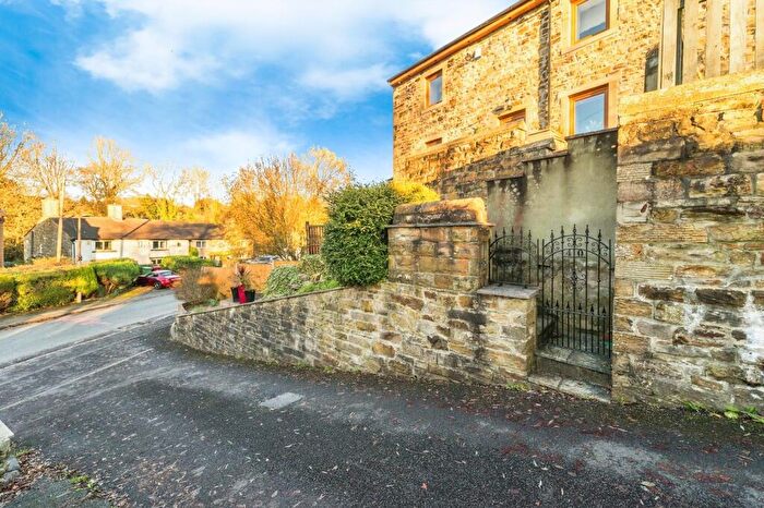 3 Bedroom House To Rent In Bear Street, Burnley, Lancashire, BB12