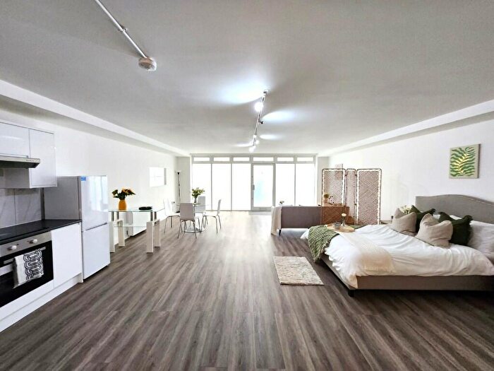 Studio To Rent In Palmers Road, London, E2
