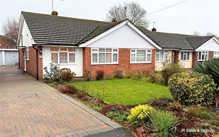 2 Bedroom Semi Detached Bungalow For Sale In Jones Road, Goffs Oak, EN7