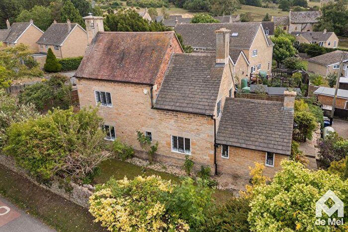 4 Bedroom Detached House For Sale In Staites House, Teddington, GL20