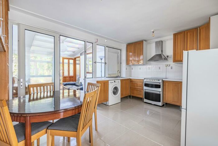 1 Bedroom Flat To Rent In Carston Close Lee, SE12