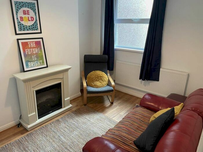 3 Bedroom Property To Rent In Waterloo Place, Brynmill, Swansea, SA2