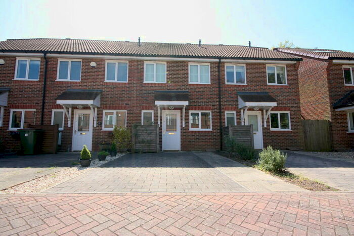 2 Bedroom Terraced House To Rent In Dew Pond Close, Horsham, RH13
