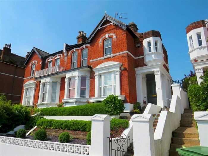 3 Bedroom Flat To Rent In The Courtyard, Linton Road, Hastings, TN34