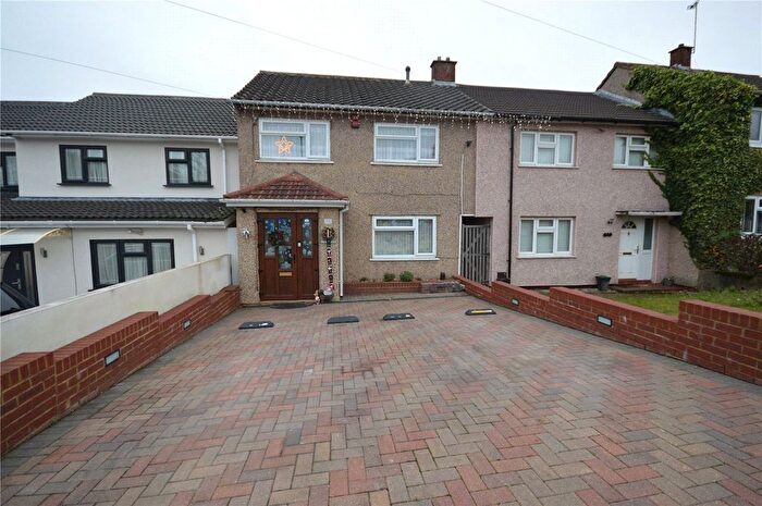 3 Bedroom Terraced House For Sale In Abercorn Road, Luton, Bedfordshire, LU4