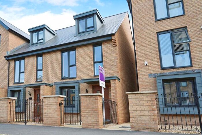 3 Bedroom End Of Terrace House To Rent In Cowleaze Path, Banwell, Weston Super Mare, BS29