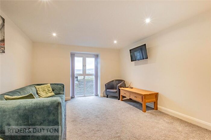 4 Bedroom Town House For Sale In Saddleworth Court, Sandy Lane, Dobcross, Saddleworth, OL3