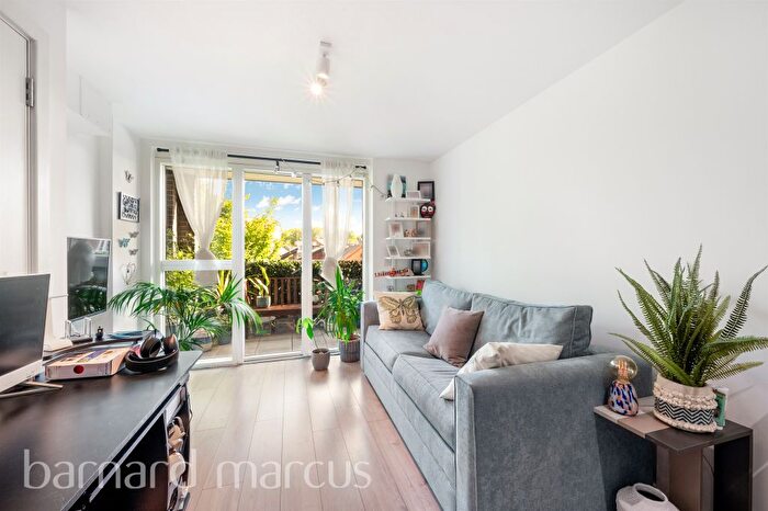 1 Bedroom Flat For Sale In Roehampton Lane, London, SW15