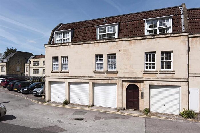 3 Bedroom Apartment To Rent In Bartletts Court, Widcombe Parade, BA2
