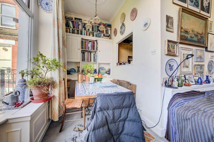 2 Bedroom Flat To Rent In Gledstanes Road, Barons Court, London, W14