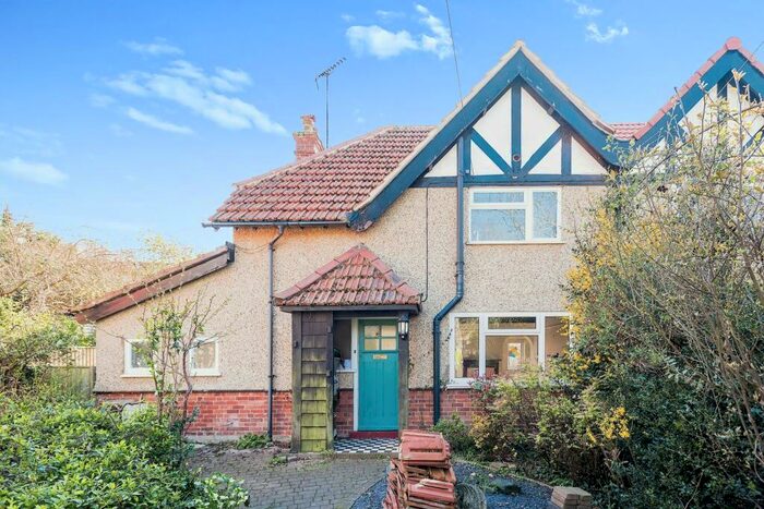 2 Bedroom House To Rent In Thame Road, Wallingford, OX10