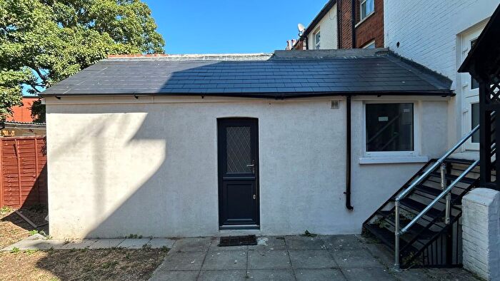 1 Bedroom Flat To Rent In Waylen Street, Reading, Berkshire, RG1