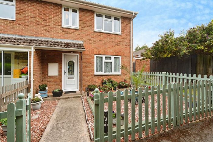 3 Bedroom End Of Terrace House For Sale In Wood Park, Ludgershall, Andover, SP11