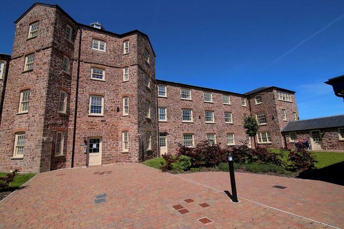2 Bedroom Flat To Rent In Perreyman Square, Tiverton, EX16
