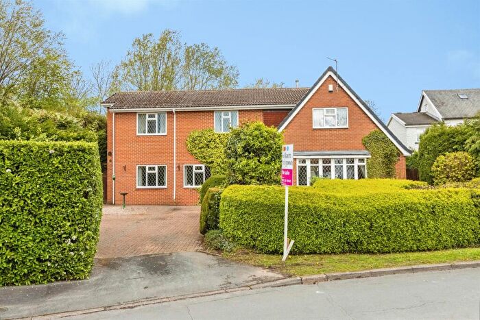 4 Bedroom Semi Detached House For Sale In The Avenue, Scholes, Leeds, LS15