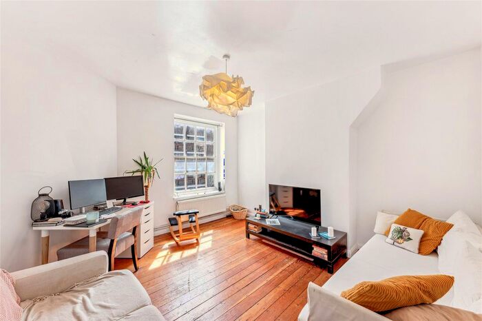 2 Bedroom Flat To Rent In Angus House, New Park Road, London, SW2