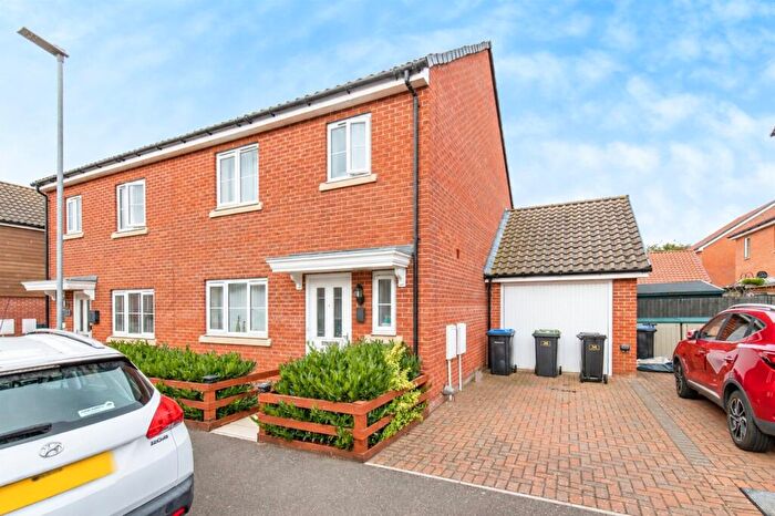 3 Bedroom Semi-Detached House For Sale In The Circle, Great Blakenham, Ipswich, IP6
