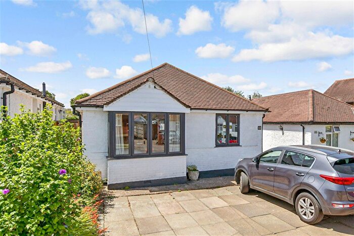 3 Bedroom Detached House For Sale In Orchard Close, Fetcham, Leatherhead, Surrey, KT22