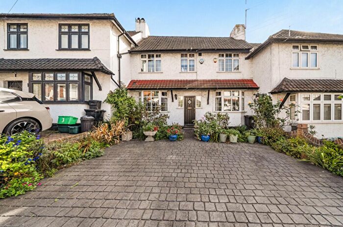 3 Bedroom Terraced House For Sale In Ellen Close, Bromley, Kent, BR1