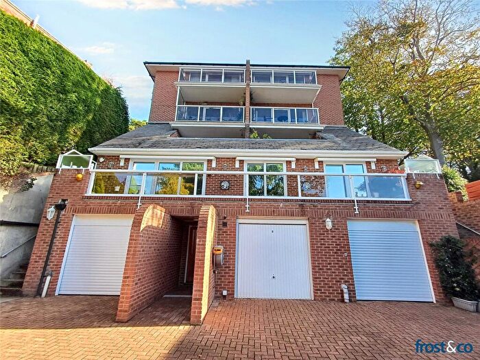 2 Bedroom Apartment For Sale In Alton Road, Poole, Dorset, BH14