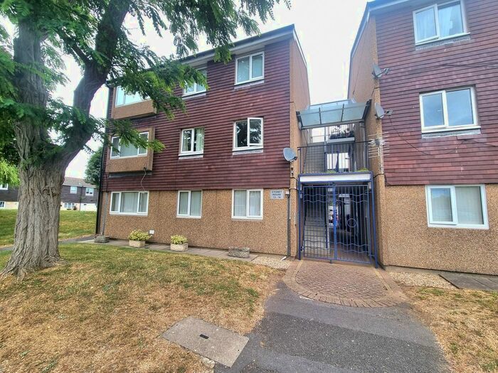 2 Bedroom Flat To Rent In Bittern Close, Gosport, PO12