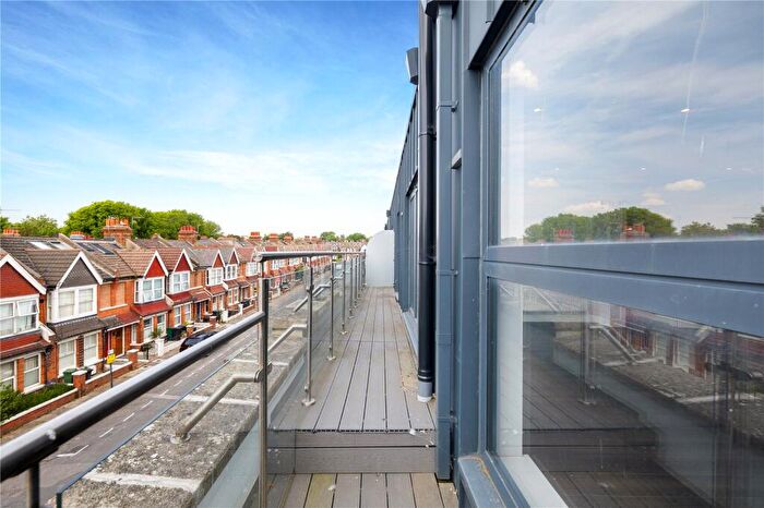 2 Bedroom Apartment To Rent In Shelley Road, Hove, East Sussex, BN3
