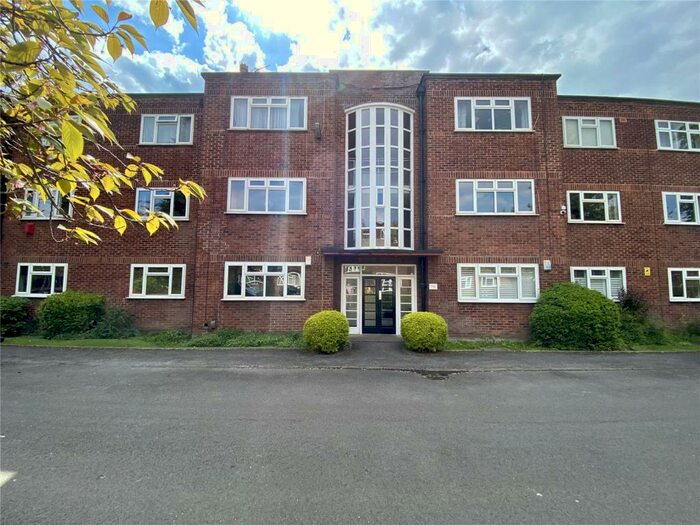 2 Bedroom Flat To Rent In Wilmslow Road, Didsbury, Manchester, M20